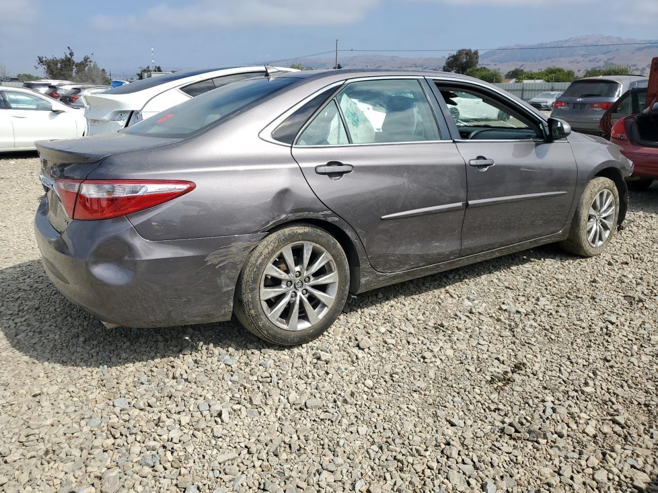 2017 Toyota Camry le