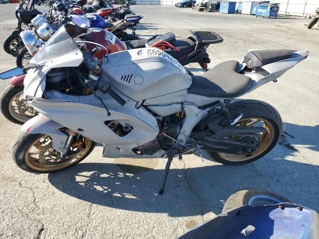 2022 Yamaha YZFR7