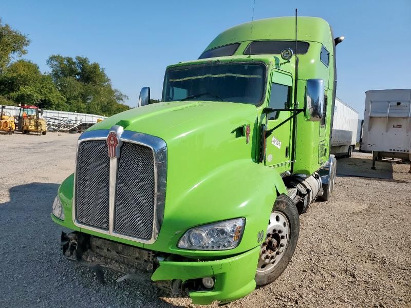 2014 Kenworth T660 Semi Truck