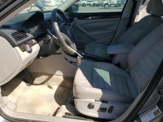 2014 Volkswagen Passat SEL