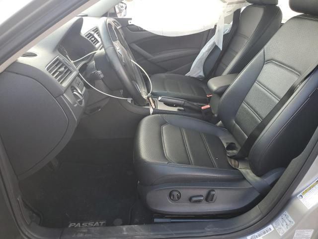 2014 Volkswagen Passat SE