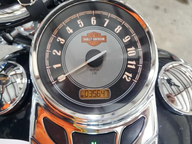2011 Harley-Davidson Flstc