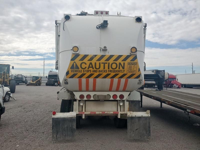 2012 Peterbilt Tractor 2012 Peterbilt 320 Refuse Truck