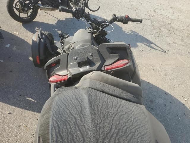 2022 Can-Am Spyder Roadster RT