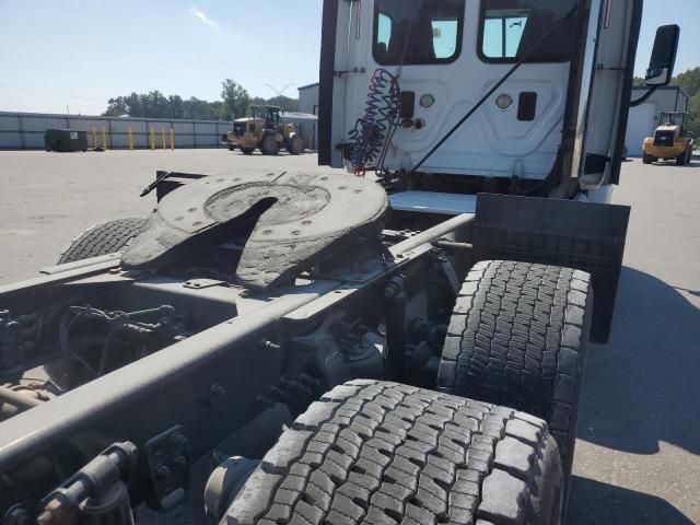 2016 Freightliner Cascadia 125 Semi Truck