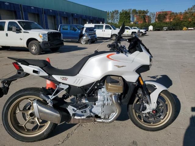 2023 Moto Guzzi V100 Mandello