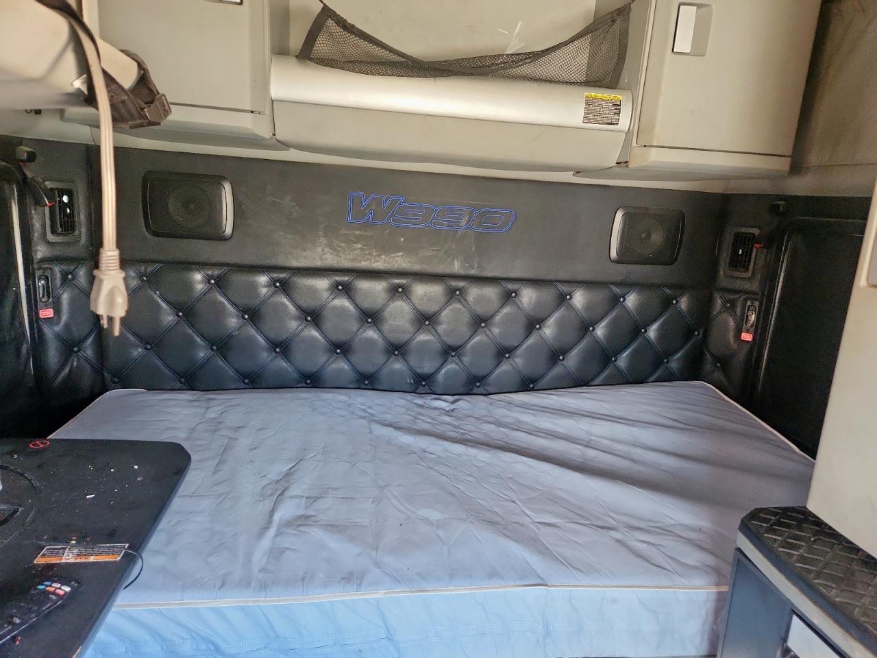 2020 Kenworth W990 Semi Truck