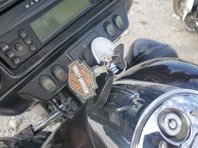 2011 Harley-Davidson Flhtcu