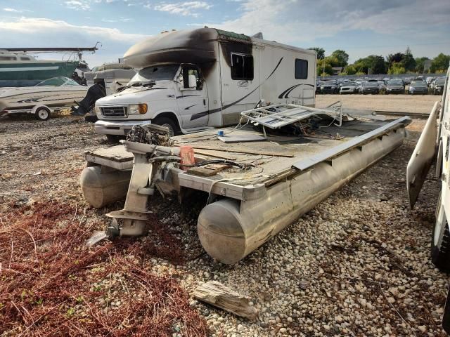 1984 Sand Piper 240-Boats Pontoon Boat
