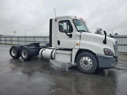 Salvage trucks for sale at Dunn, NC auction: 2018 Freightliner Cascadia 125 Semi Truck