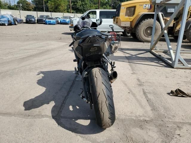 2021 Kawasaki ZX1002 L