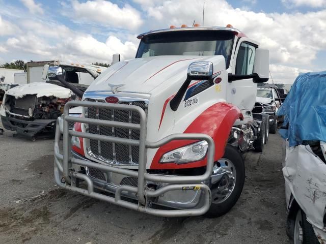 2023 Peterbilt 579 Semi Truck