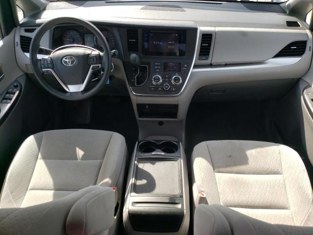 2017 Toyota Sienna LE