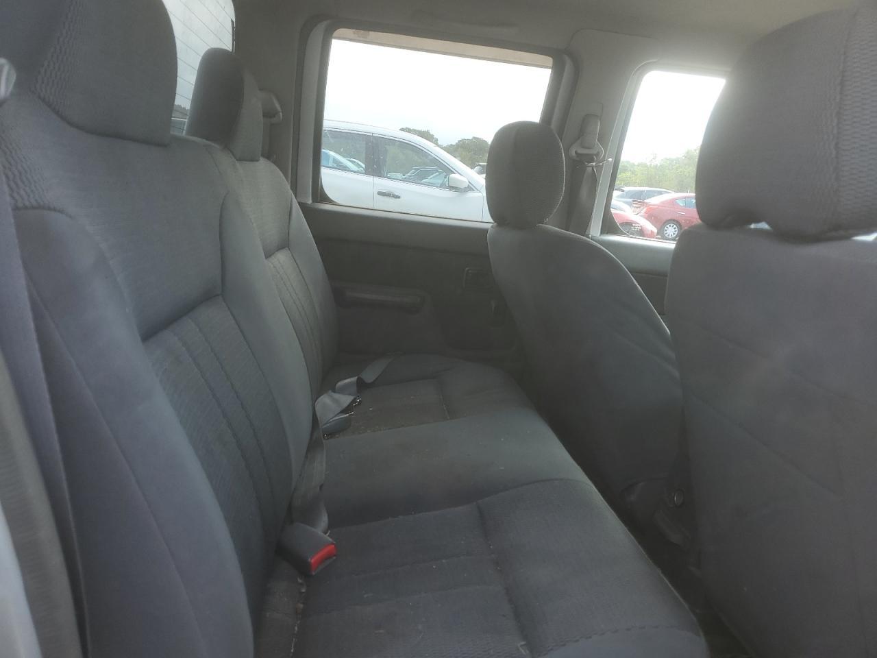 2002 Niss Frontier XE-V6