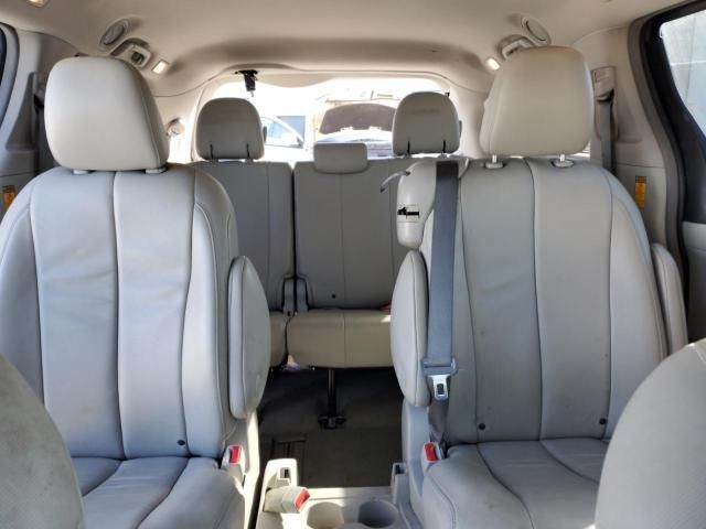 2014 Toyota Sienna XLE