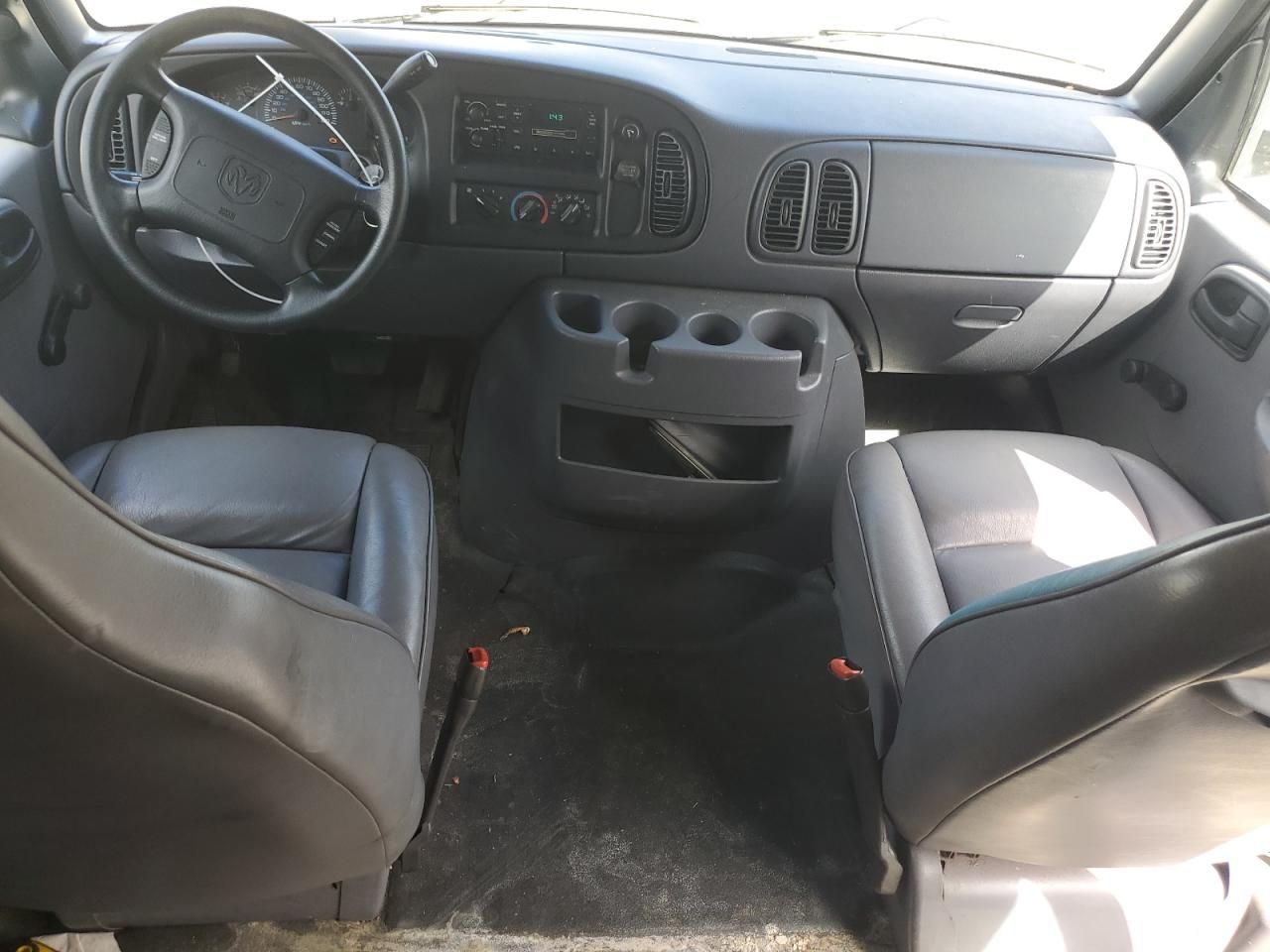 2000 Dodge RAM Van B1500