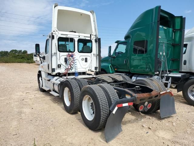 2012 Freightliner Cascadia Semi Truck