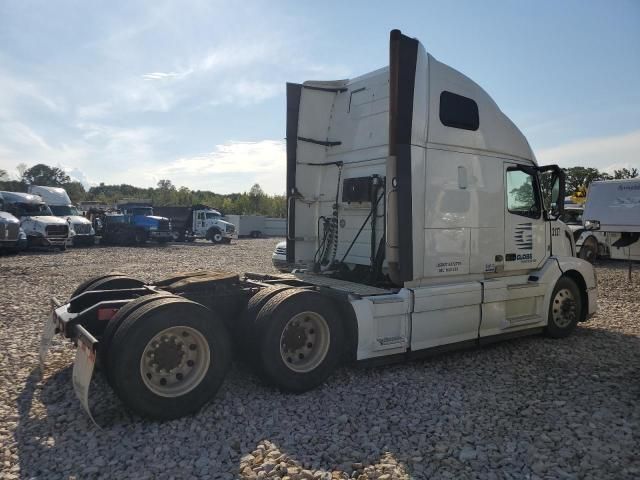 2015 Volvo VNL Semi Truck
