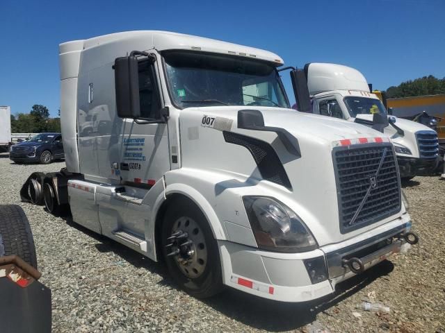2009 Volvo VNL Semi Truck