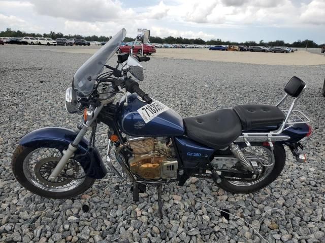2003 Suzuki GZ250