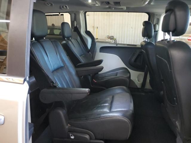 2015 Chrysler Town & Country Touring L