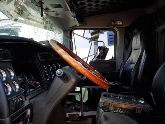 2019 Kenworth Constructi-Semi Truck