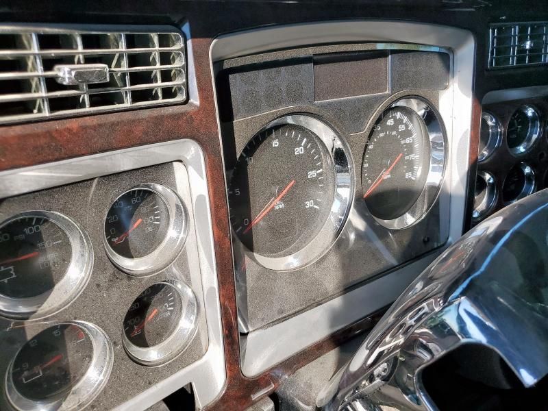 2014 Kenworth T660 Semi Truck