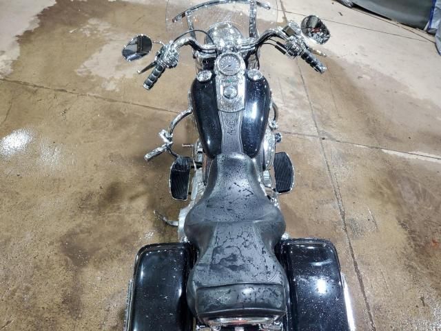 2012 Harley-Davidson FLD Switchback