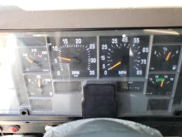 2001 International 4000 4700