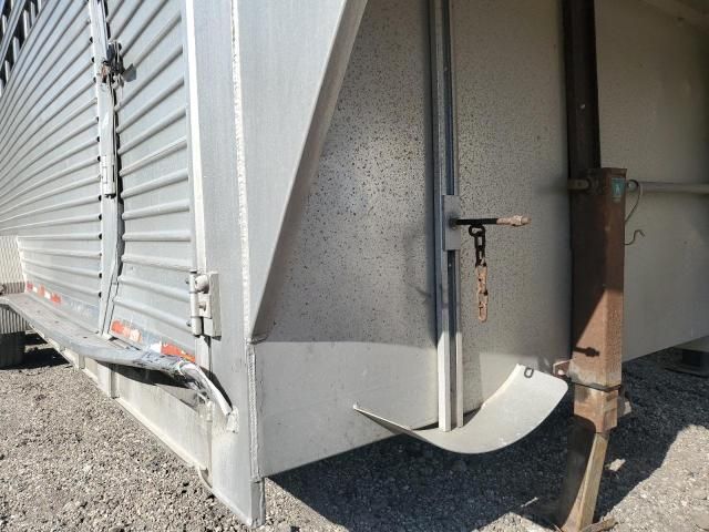 1998 Featherlite Mfg Inc 1998 Featherlite Livestock Trailer