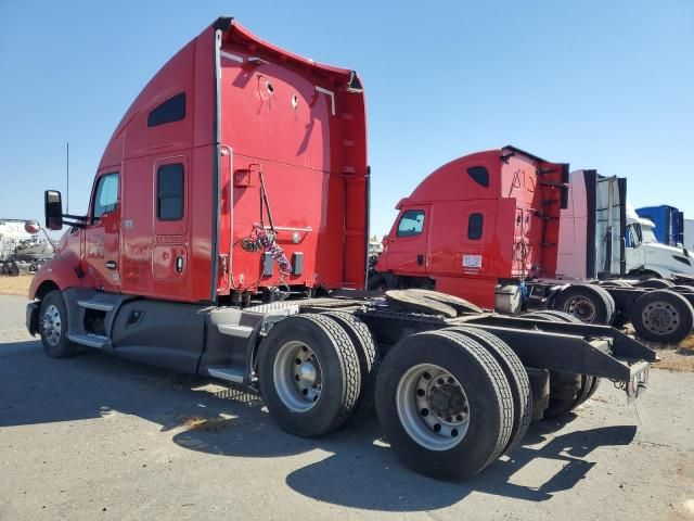 2016 Kenworth T680 Semi Truck