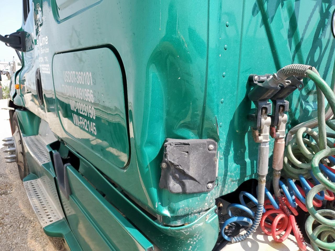 2013 Freigliner 2013 Freightliner Cascadia 125 Semi Truck