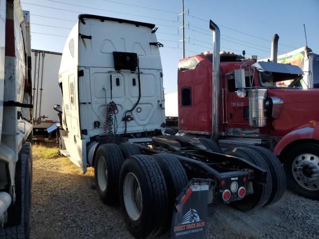 2020 Freightliner Cascadia 126