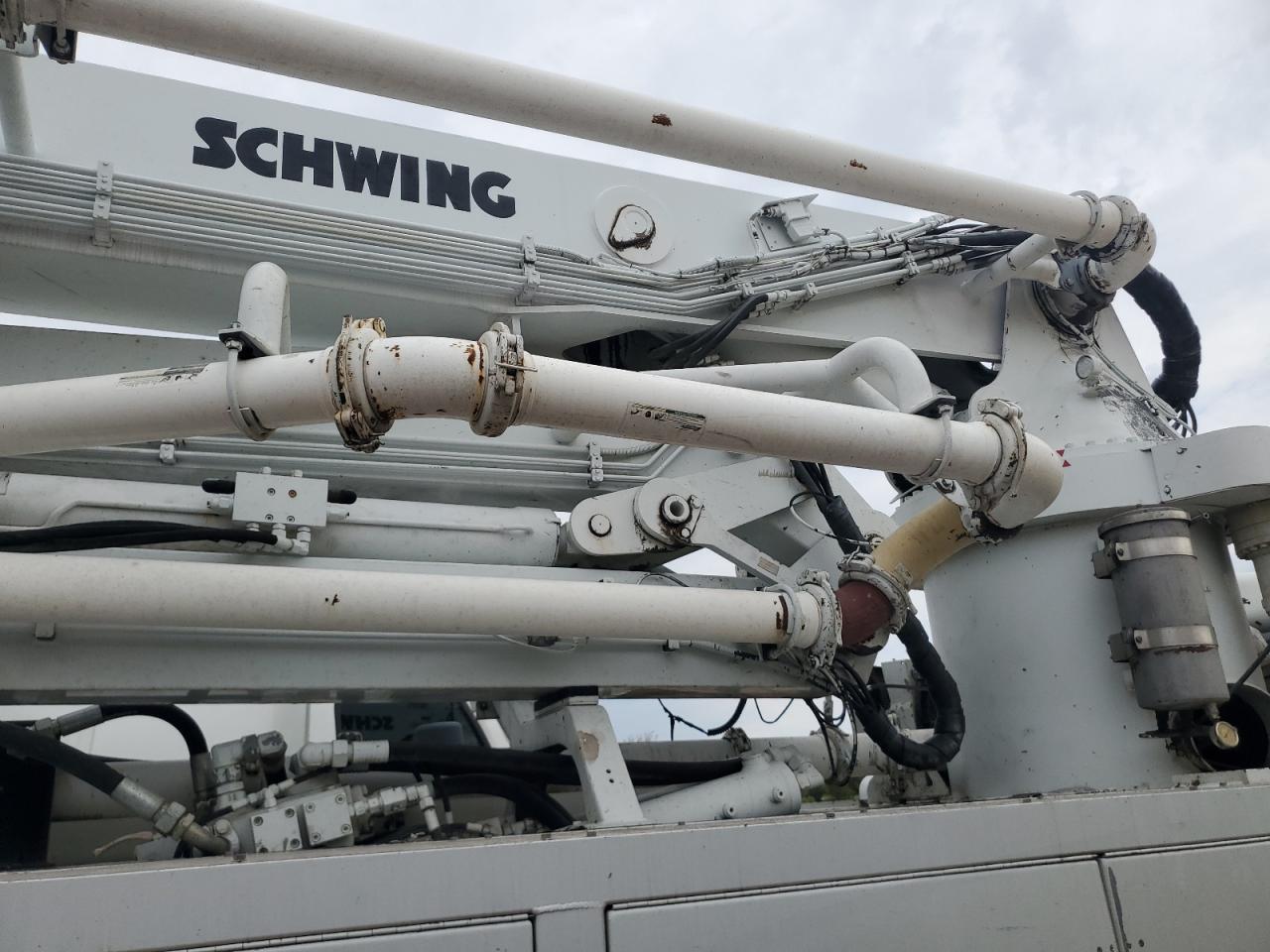 2015 Mack 600 Concrete Pump Truck