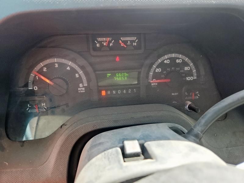 2017 Ford Econoline E450 Super Duty Cutaway Van