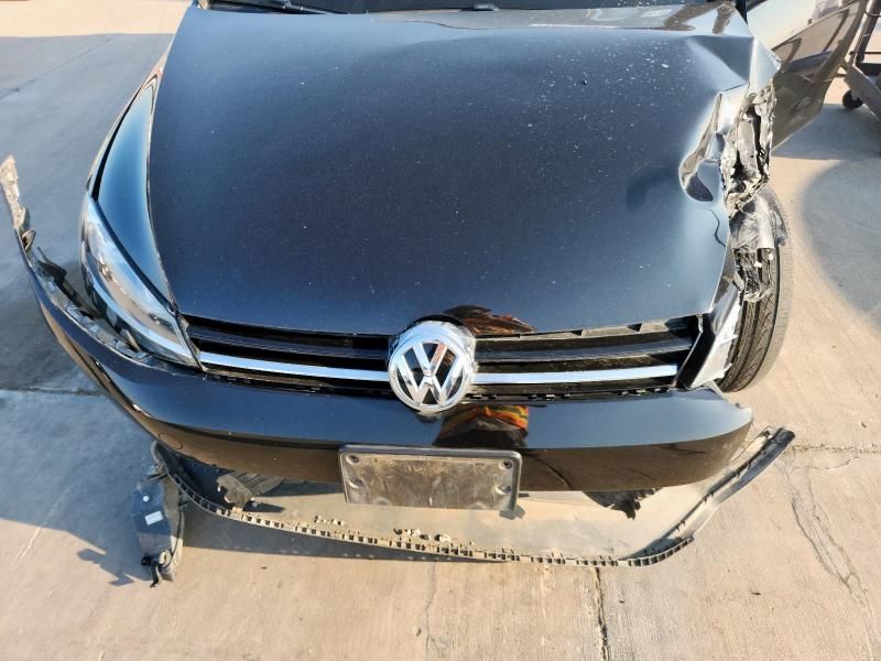 2016 Volkswagen Golf Sportwagen S