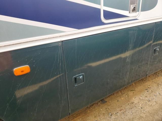 2005 Workhorse Custom Chassis Motorhome Chassis W22