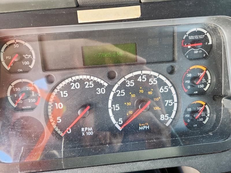 2014 Freightliner Cascadia Semi Truck