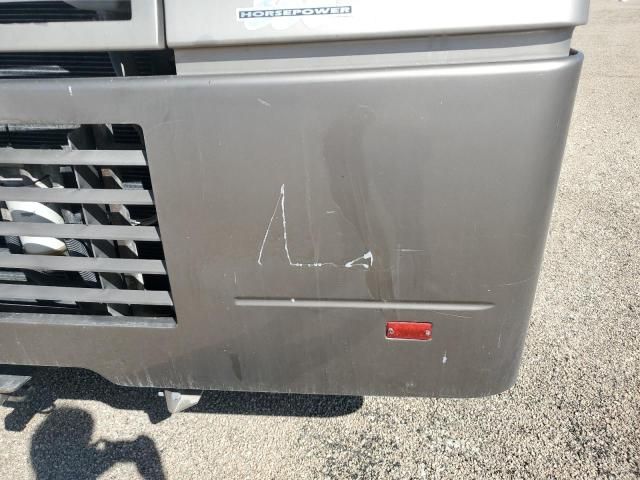 2005 Winnebago 2005 Freightliner Chassis X Line Motor Home
