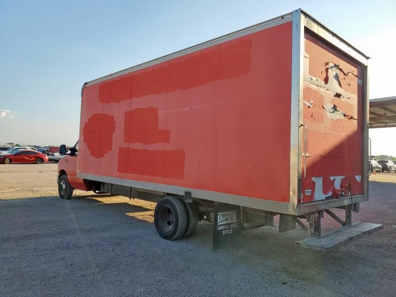 2010 Ford Econoline E450 Super Duty Cutaway Van