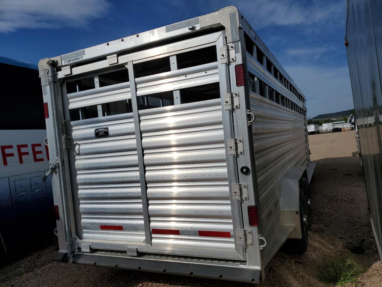 2024 Featherlite 8127-7024-STD Livestock Trailer