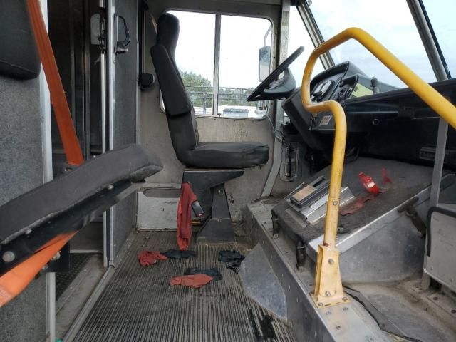 2007 Freightliner Chassis M-Delivery Van