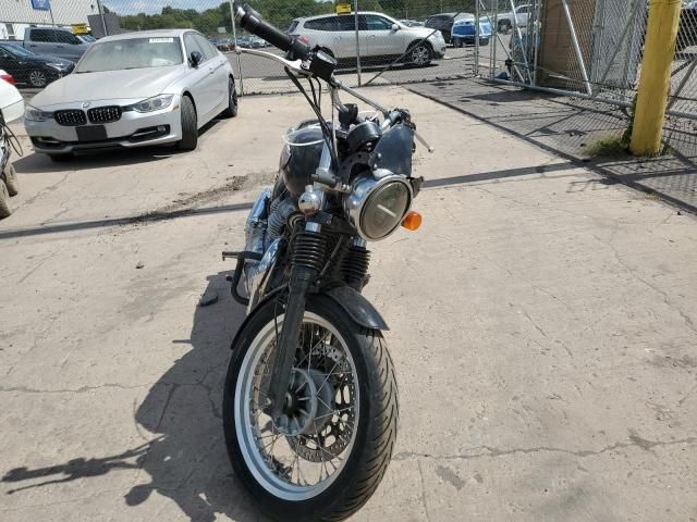 2019 Royal Enfield Motors INT 650