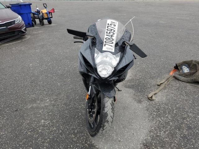 2025 Suzuki GSX-R600