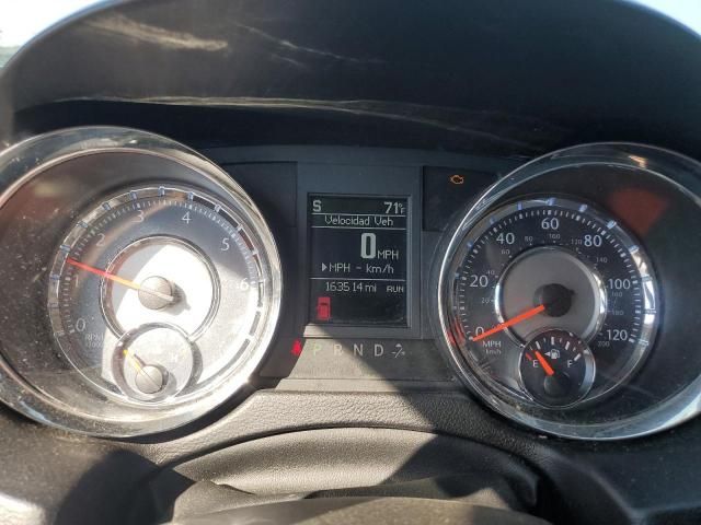 2012 Chrysler Town & Country Touring l