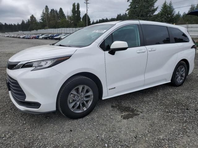 2021 Toyota Sienna LE