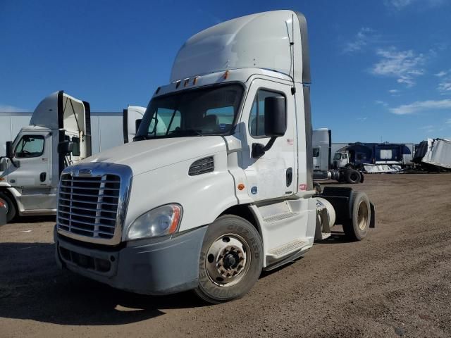 2016 Freightliner Cascadia 113 Semi Truck