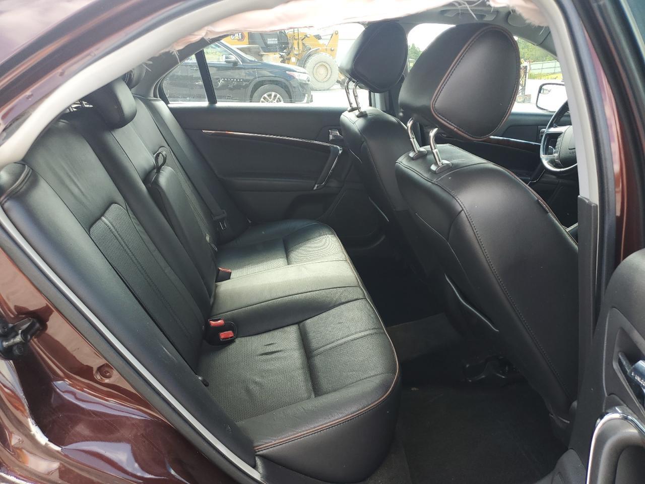 2012 Lincoln Townhouse MKZ