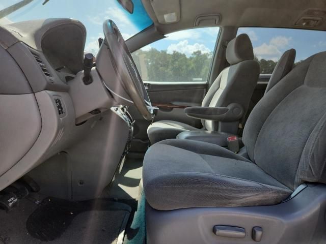 2004 Toyota Sienna XLE