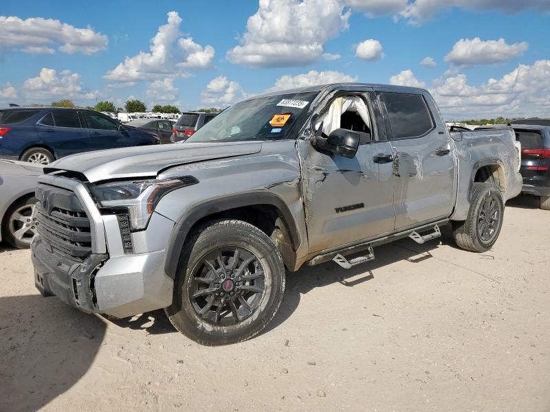 2022 Toyota Tundra Crewmax SR